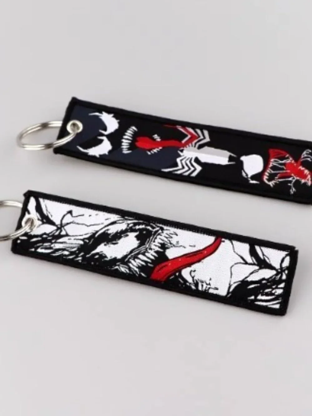 Marvel Venom Key Tag – Iconic Anti-Hero Fan Collectible - Picture 1 of 2